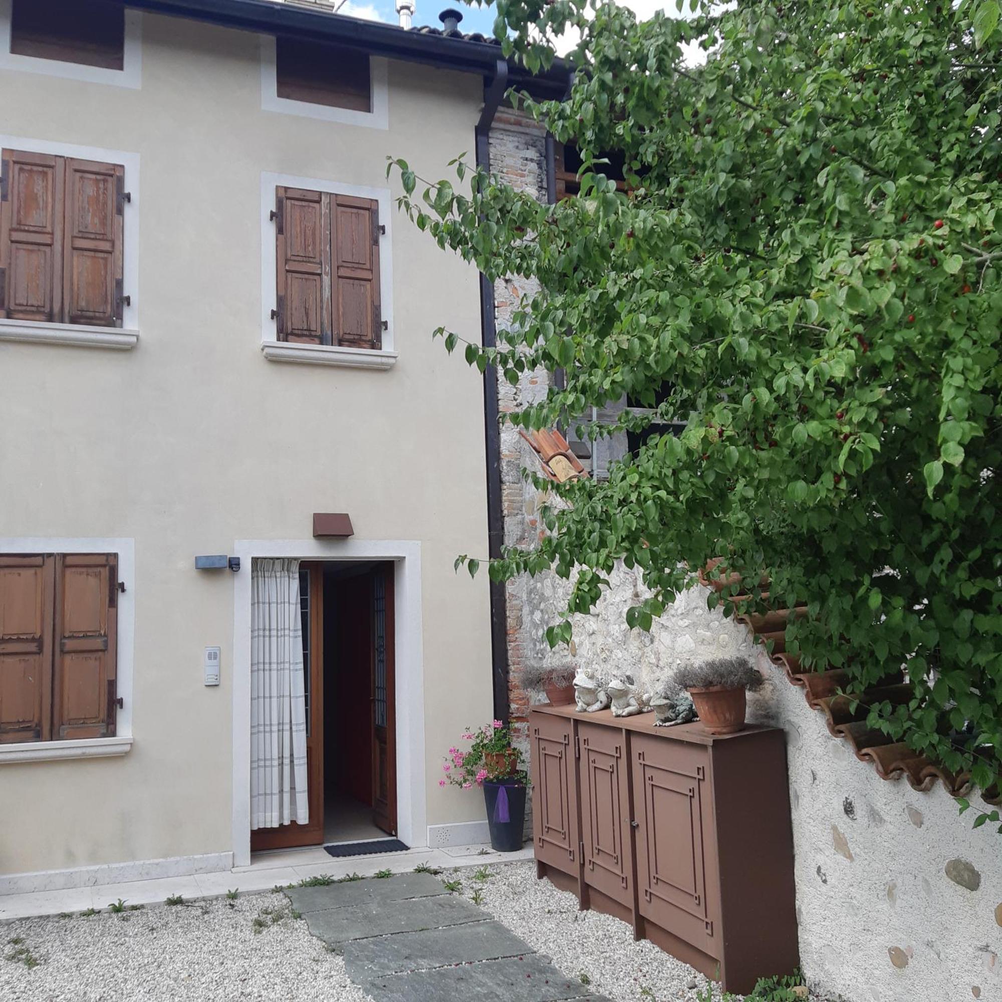 Case Pizzocco 3 A Santa Giustina Meano Exterior photo